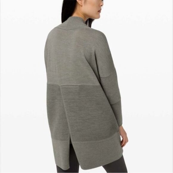 Lululemon Sit In Lotus Wrap II Sz 8 In Heathered Grey Sage - Picture 3 of 15